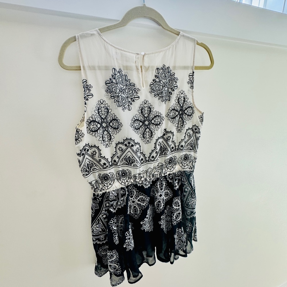 Stunning rare 4 love and liberty silk embroidered top never worn!